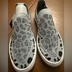 Bernie Mevs New Without Box Gray Black Leopard Print Sparkle Sneakers Fits 6.5